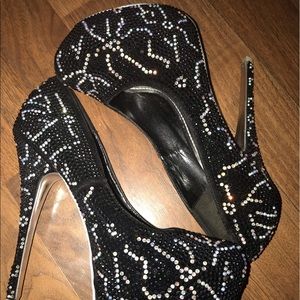 *ALBA*Black beaded heels with Crystal rhinestone !